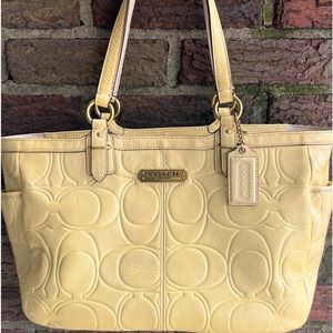 Signature COACH patient leather handbag